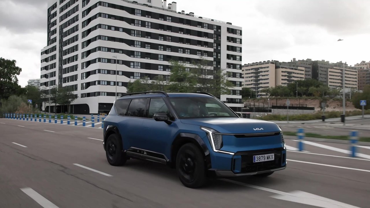 The new KIA EV9 Driving Video