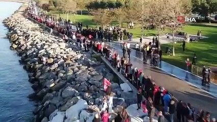 Atatürk, Maltepe'de saygı zinciri ve dalışı ile anıldı