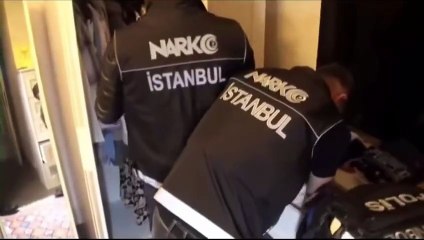 Kırmızı bültenle aranan uyuşturucu baronu İstanbul'da yakalandı