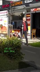 Ünlü televizyoncudan dikkat çeken protesto! Kafeye hoparlör yerleştirip zulmü dinletti