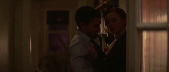 Fair Play / Kiss Scene - Emily and Luke (Phoebe Dynevor and Alden Ehrenreich
