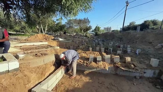 مقابر جماعية في غزة لاستيعاب ضحايا الحرب