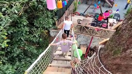 Ağaçları kesmeye kıyamayınca çözümü böyle buldu