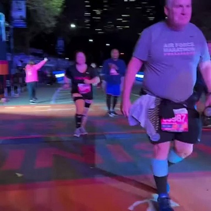 Kayleigh Williamson fait l'Histoire : Première femme atteinte du syndrome de Down à terminer le marathon de New York !