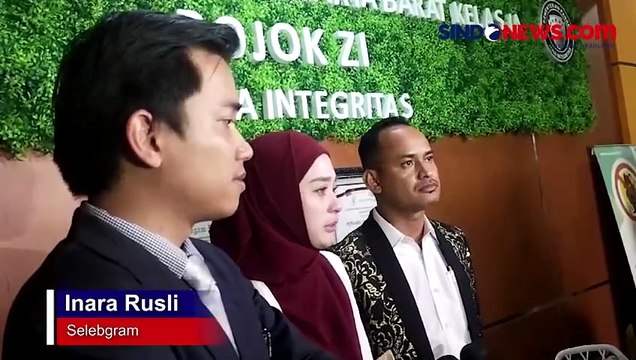 Resmi Bercerai, Inara Rusli Menangis dan Sujud Syukur di Ruang Pengadilan Agama