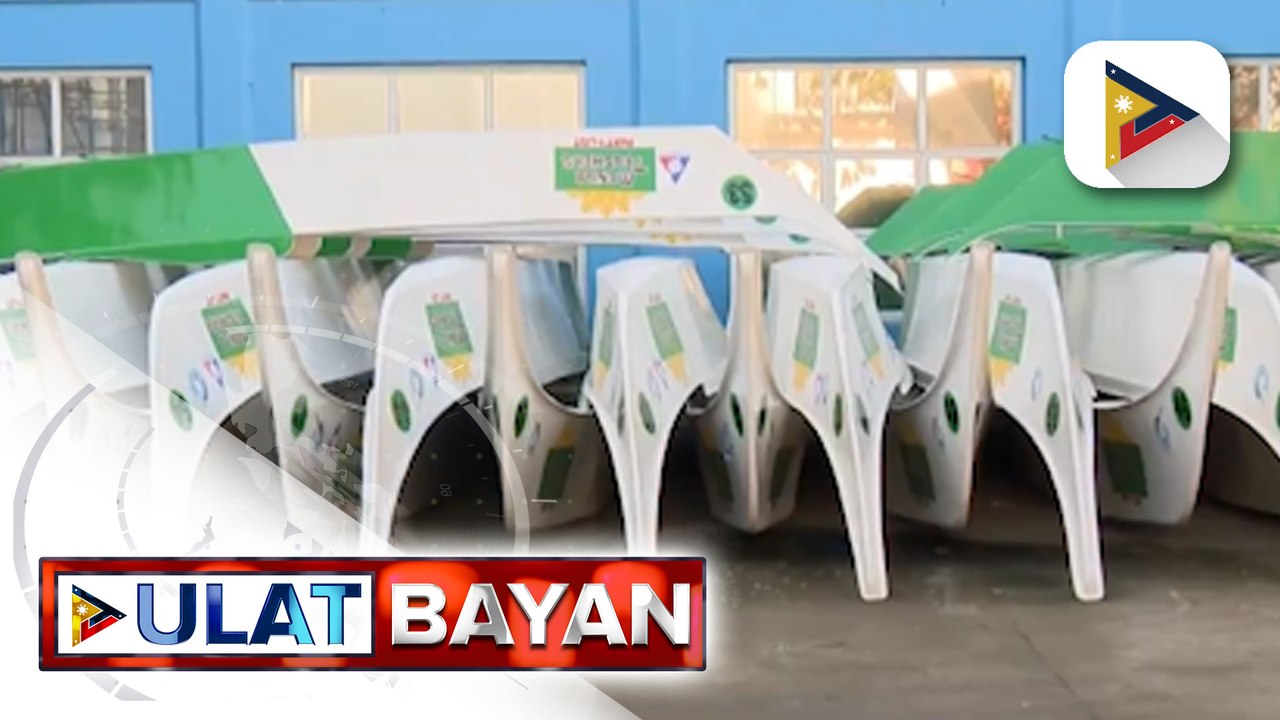 30 mangingisda sa Navotas, nakatanggap ng fiberglass boats mula sa pamahalaan