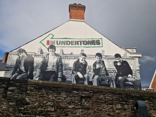 Download Video: The Undertones mural in Derry city centre 