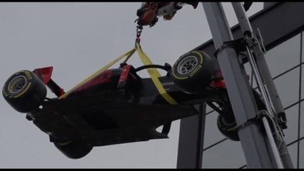 Al Vesuvio Motor Show una Force India F1 "vola" nel cielo di Napoli