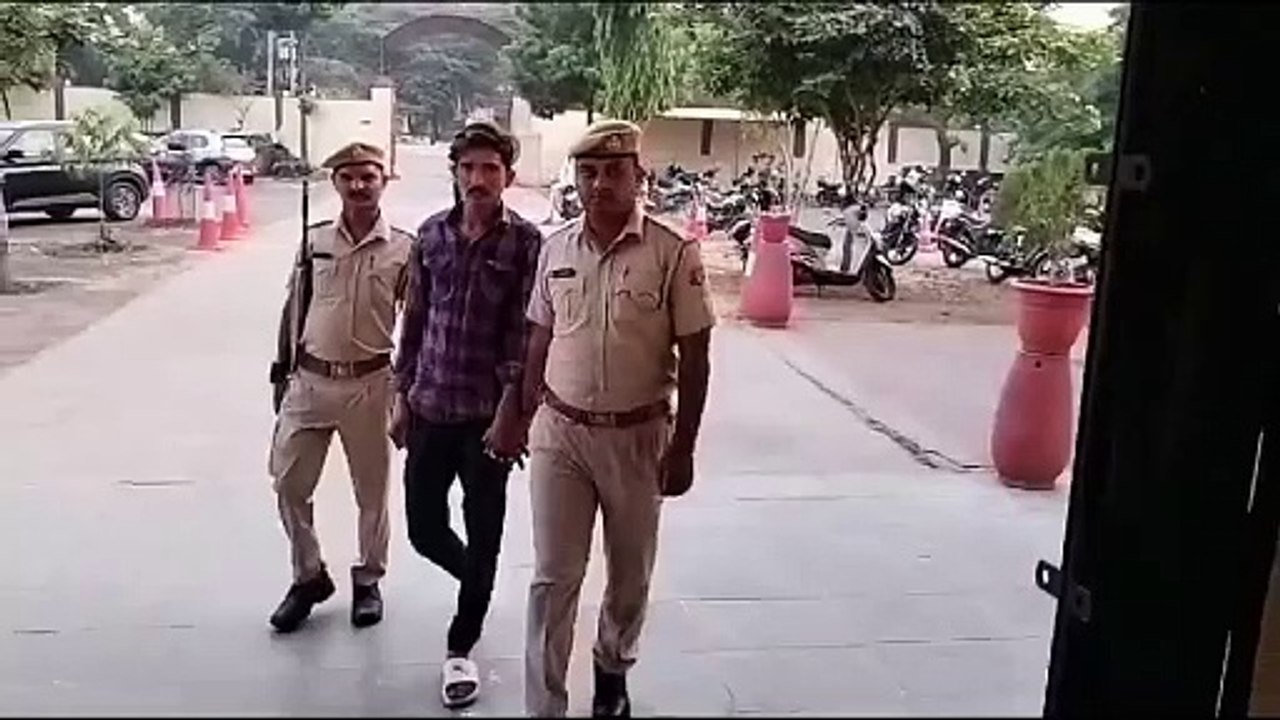 अफीम डोडा चूरा बेचने व खरीदने का आरोपी गिरफ्तार