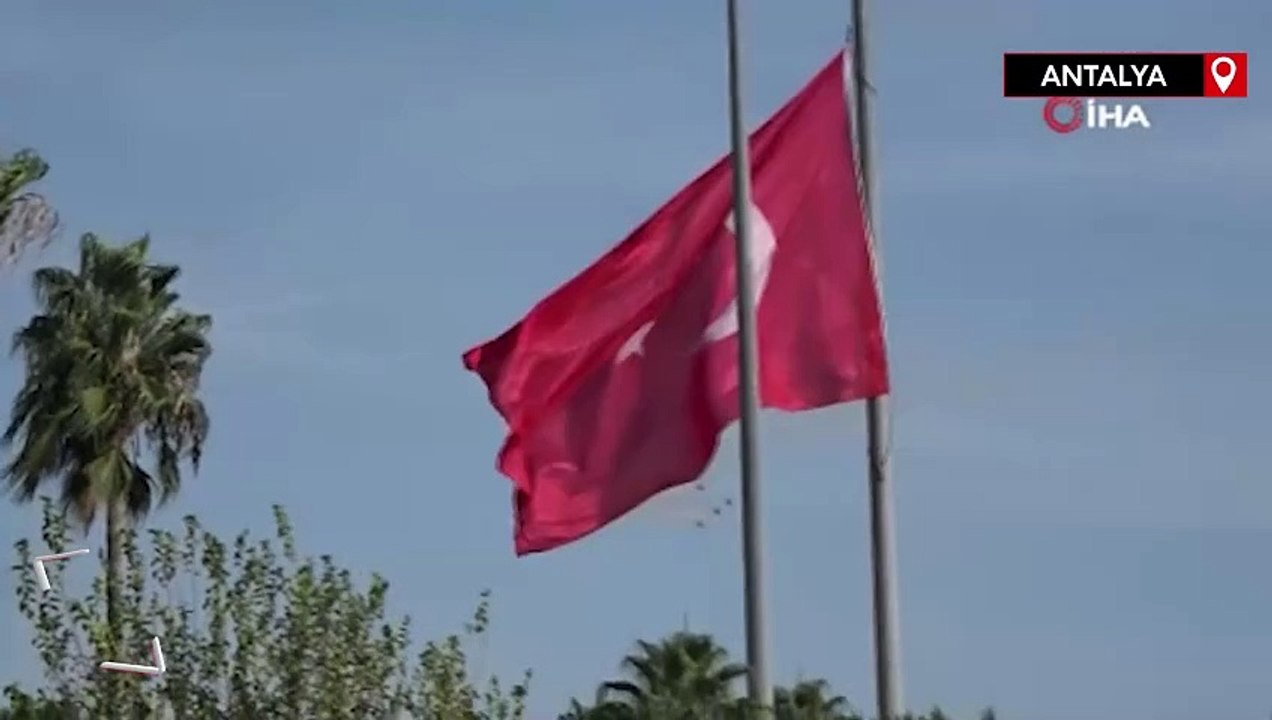 Türk Yıldızları Antalya'da nefes kesti