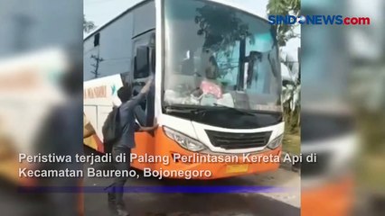 Diduga Terobos Perbaikan Jalan, Puluhan Warga Kejar Bus di Bojonegoro