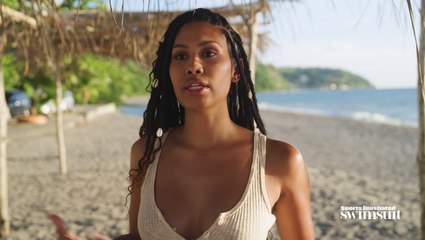 Leyna Bloom Shares Her Top 5 Gifts for Fashion Lovers