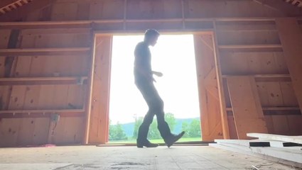 Kevin Bacon recreates iconic Footloose dance to celebrate end of SAG-AFTRA strike