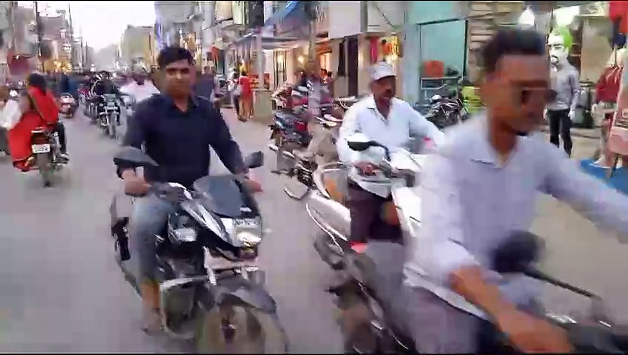 विधानसभा चुनाव, पुलिस ने सुरक्षा बलों के साथ किया फ्लैग मार्च