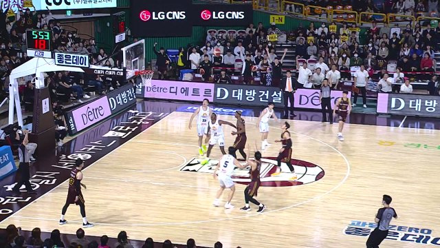 프로농구 창원 LG, 부산 KCC 꺾고 5연승 신바람 / YTN