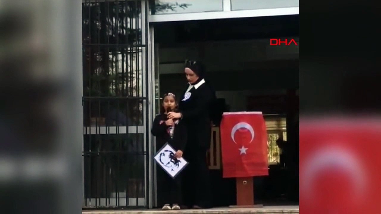 İlkokul Öğrencisi Atatürk Şiiri Okurken Gözyaşlarına Hakim Olamadı
