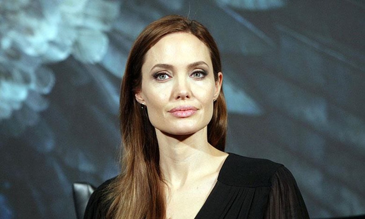 والد أنجلينا جولي ينتقدها بعد دعمها أهل غزة