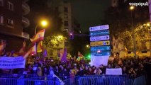 Blindan la calle Ferraz ante la octava noche de protestas frente a la sede del PSOE
