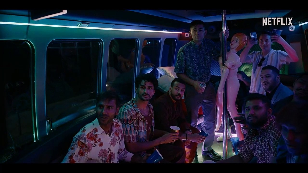 Völlig zerstört Partybus Clip DF