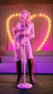 Sabrina Carpenter Honeymoon Fades Performance from the emails i can't send tour