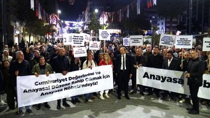 CHP'nin başlattığı 'Adalet Nöbeti' Avcılar'da da başladı