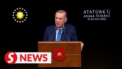 Erdogan stokes judicial crisis, calling for new constitution