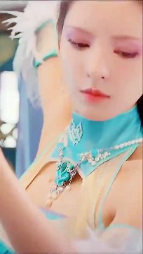 Zhang Yuxi, a beautiful woman in ancient costume 張予曦古裝顏值美女 Zhang Yuxi, una bella mujer vestida con un traje antiguo