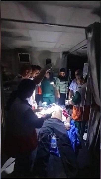 İsrail, Gazze'deki Şifa Hastanesi'nin ameliyathane bölümünü vurdu