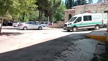 Evinin önünde bıçaklanan şahıs hayatını kaybetti