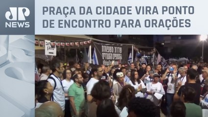 Familiares e amigos de reféns do Hamas se reúnem em Tel Aviv