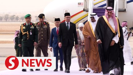 Download Video: Anwar arrives in Riyadh for OIC extraordinary summit on Israel-Gaza conflict