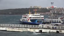 Fırtına nedeniyle Çanakkale Boğazı'ndaki tüm feribot seferleri durduruldu