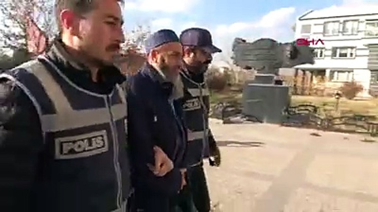 Fenomen dönerci haddini aştı! Atatürk'e hakaret savurdu