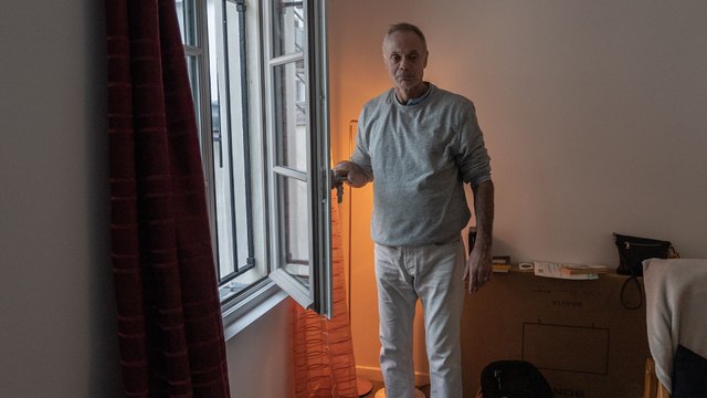 « Je n’ai plus mon chez-moi » : la vie brisée de Denis, sinistré de l’explosion rue Saint-Jacques