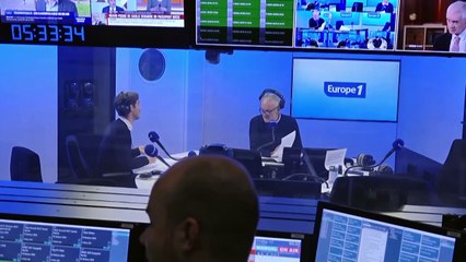 Macron retrouve les chefs de partis à Saint-Denis, la moitié de l'opposition absente