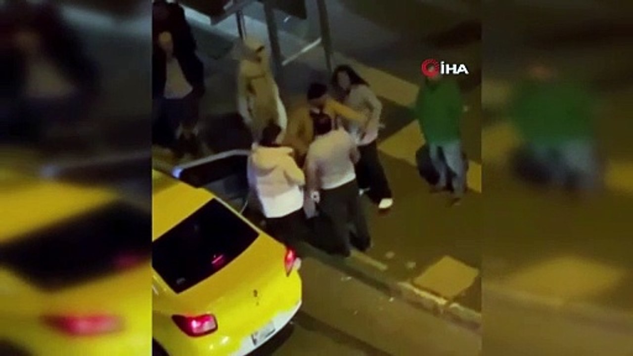 À Bursa, une femme a giflé à plusieurs reprises la personne avec laquelle elle se disputait