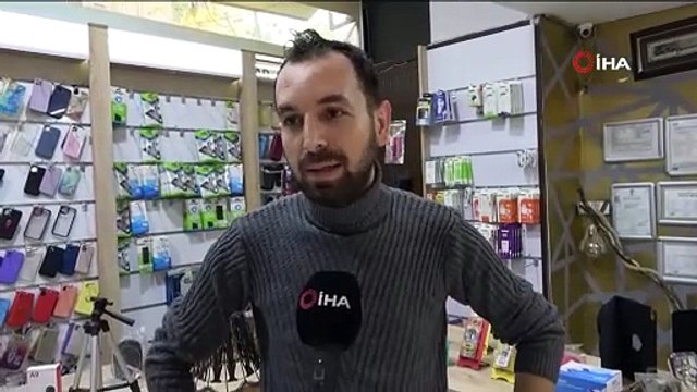 Nefes borusuna simit kaçan yaşlı adamı ‘heimlich manevrası’ kurtardı