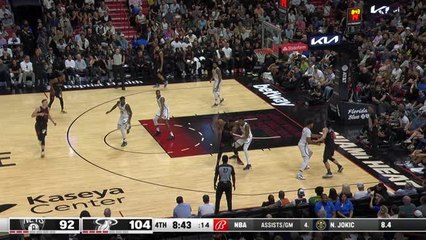 Скачать видео: Bam Adebayo bullies Nic Claxton inside for the poster