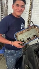 Herminio emprende en nuevo trabajo: ahora es mecánico