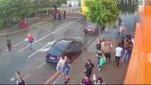 Homem encontra 'aulas de luta' gratuitas na rua após agressão a mulher: público oferece 'curso intensivo'