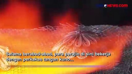 Berabad-Abad, Para Perajin Bekerja dengan Perkakas Tangan Kuno