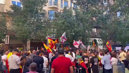 Grupos de jóvenes radicales continúan las protestas contra la amnistía en Murcia