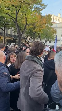 Marseille : Stéphane Ravier enfariné lors de la marche civique contre l'antisémitisme