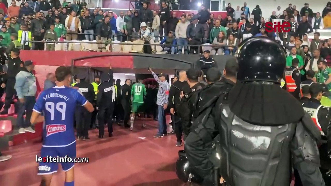 جمهور الرجاء يمطر الوردي بالسب والانتقادات ويهاجم اللاعبين بعد التعادل مع شباب السوالم