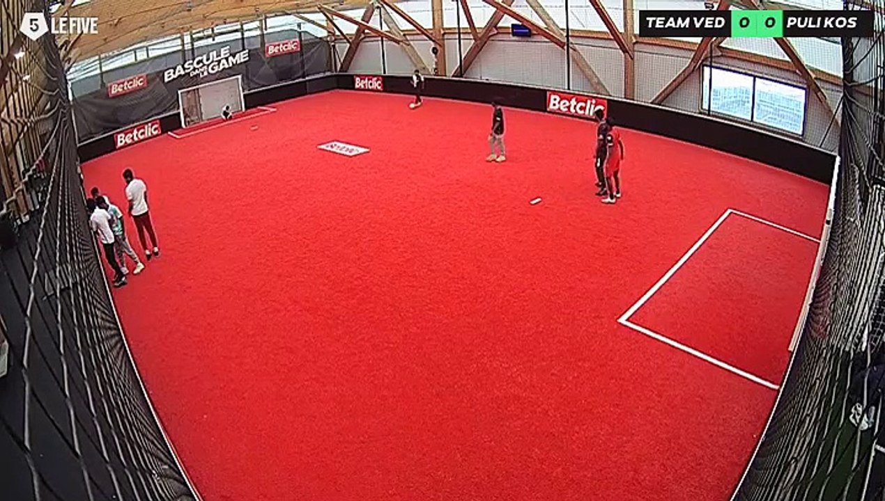 Poteau pro P18 12/11 à 13:59 - Football Terrain Betclic (LeFive P18)