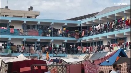 شاهد: بعد النزوح من شمال غزة.. فلسطينيون يلجأون إلى مدارس الأونروا جنوبي القطاع