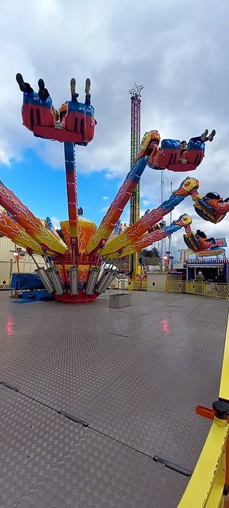 Foire de GRENOBLE 2023 - Foire des RAMEAUX  #fêteforaine #manege #sensation #grenoble #france  (53)