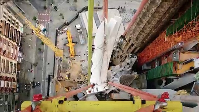 Finalización y encendido de las torres de los Evangelistas de la Sagrada Família