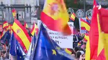 Direita espanhola protesta contra contra Sánchez e anistia a independentistas catalães