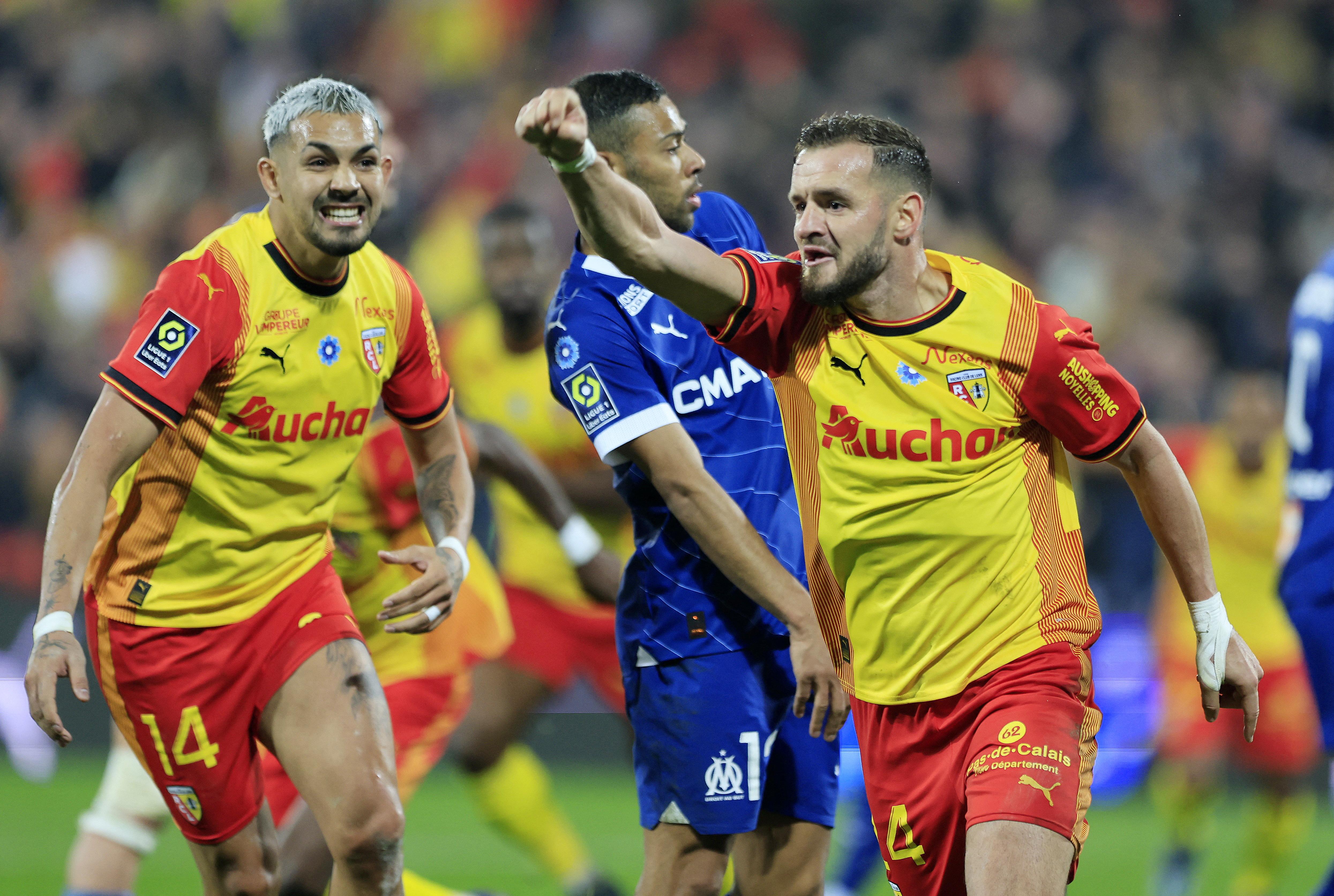 Ligue 1 : le Clermont Foot s'incline face à l'Olympique de Marseille sur un  doublé de Sanchez (relire le live) - Clermont-Ferrand (63000)